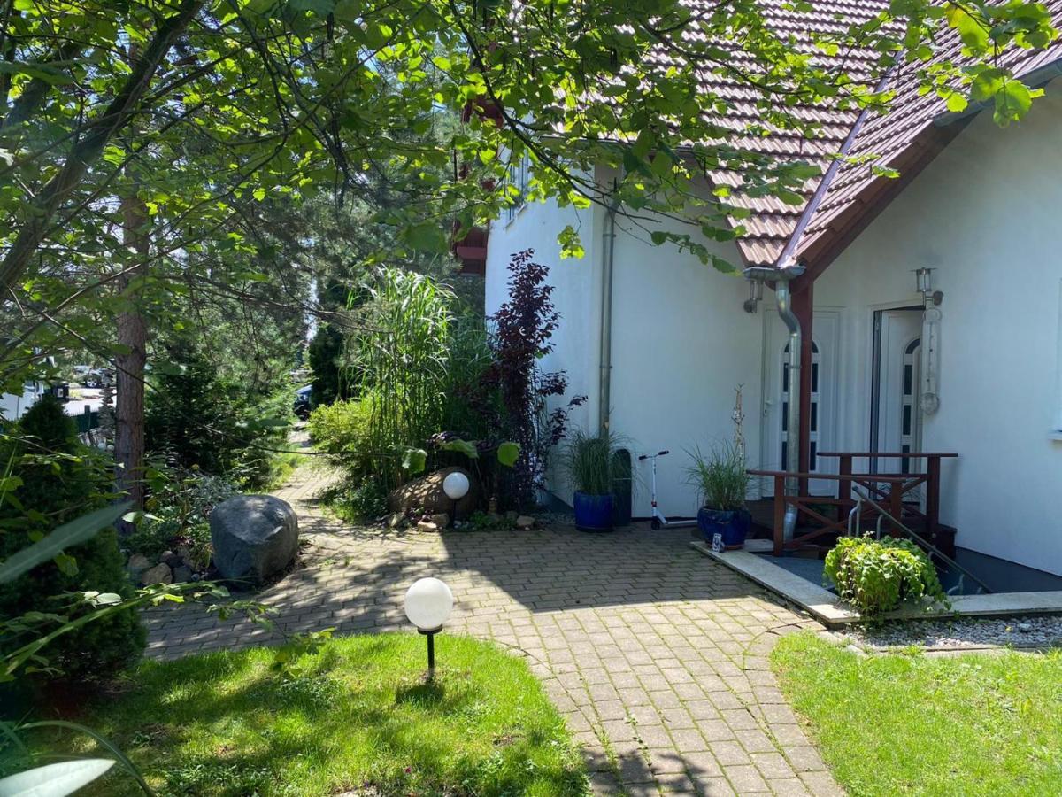 Pool & Lake Holiday Home Markkleeberg Exteriör bild